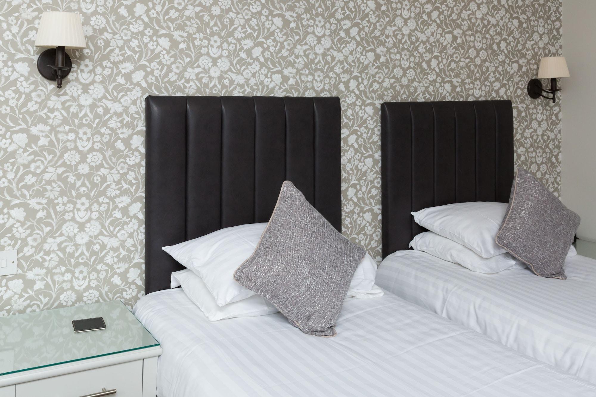 The Dog & Bear Hotel Lenham Esterno foto
