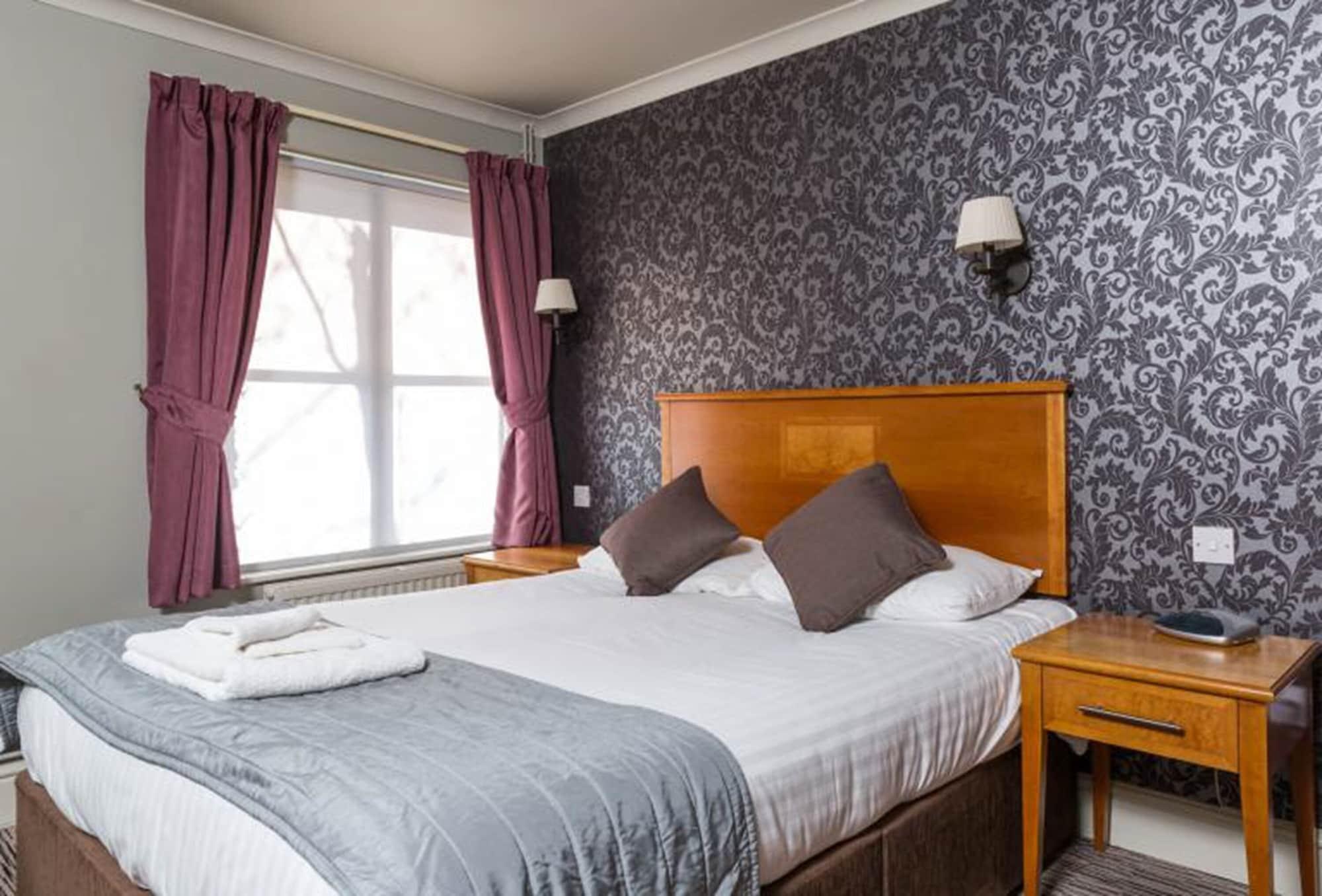 The Dog & Bear Hotel Lenham Esterno foto