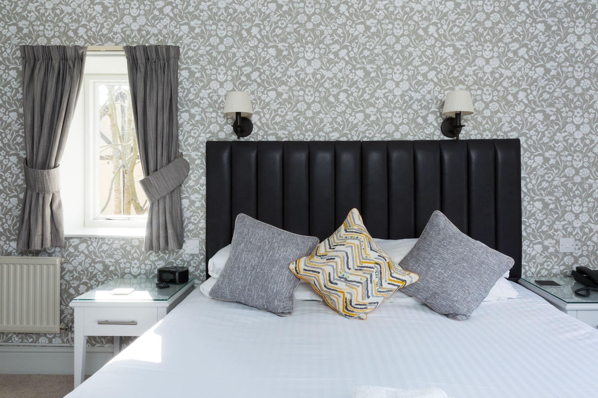 The Dog & Bear Hotel Lenham Esterno foto