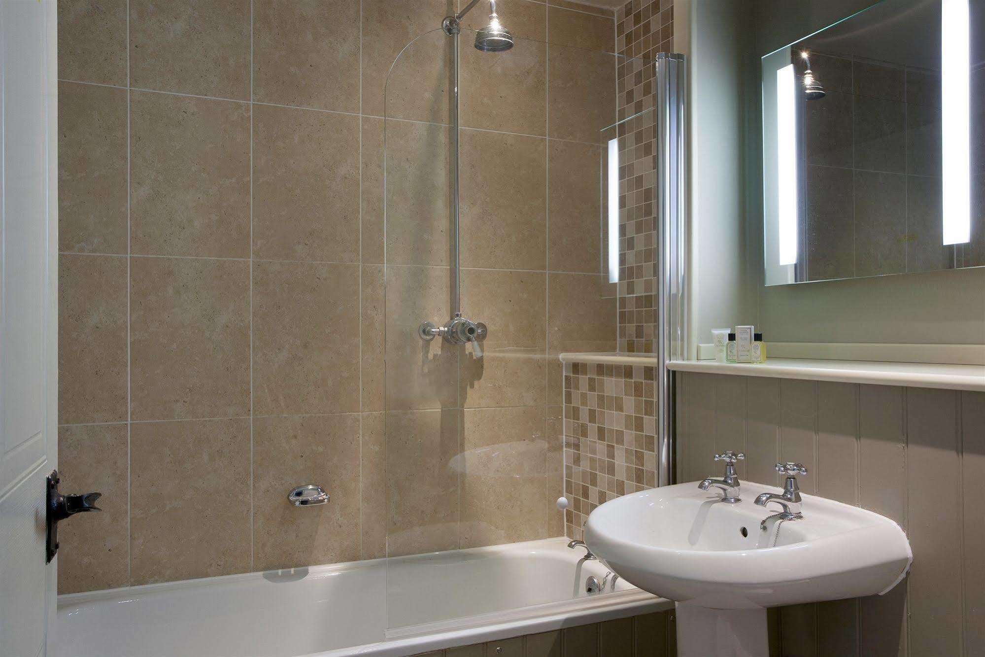 The Dog & Bear Hotel Lenham Esterno foto